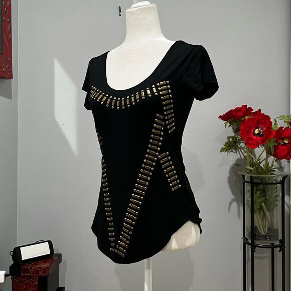 NEW Bebe Y2K Gold Studded Rock & Roll Heart Raw Edge Round Hem Scoop Neck Top XS - Picture 4 of 16